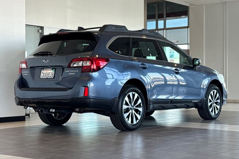 Subaru Outback Vehicle Full-screen Gallery Image 04