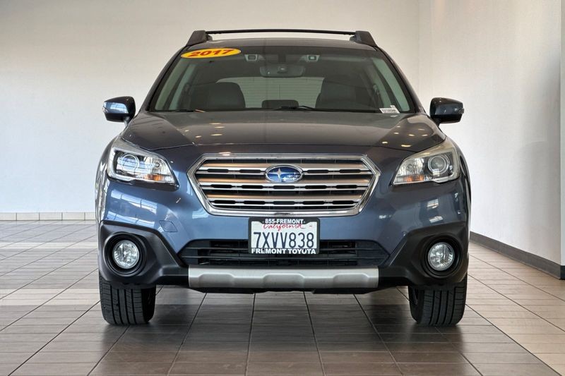 Subaru Outback Vehicle Full-screen Gallery Image 09