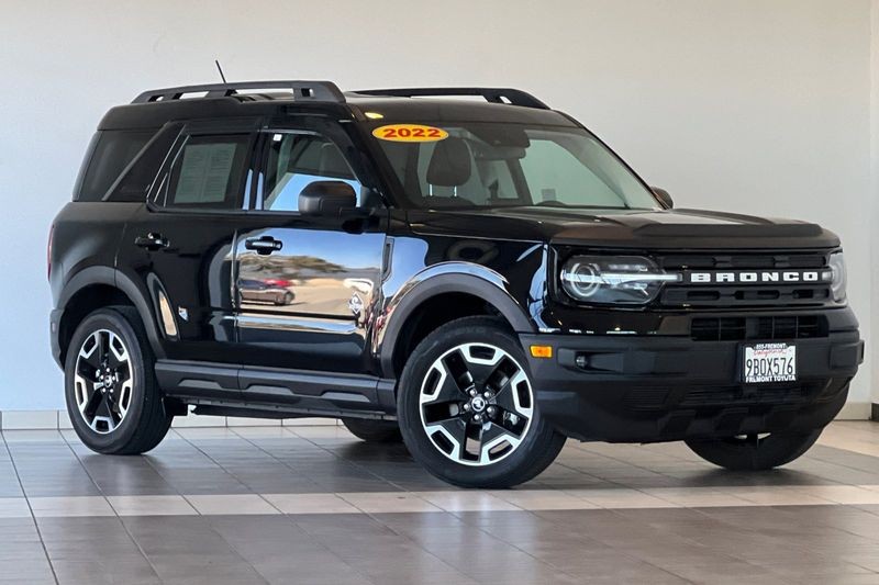 Ford Bronco Sport Vehicle Full-screen Gallery Image 02
