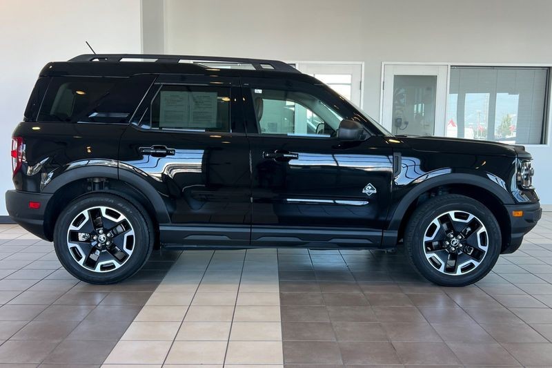 Ford Bronco Sport Vehicle Full-screen Gallery Image 03