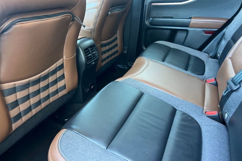 Ford Bronco Sport Vehicle Full-screen Gallery Image 12