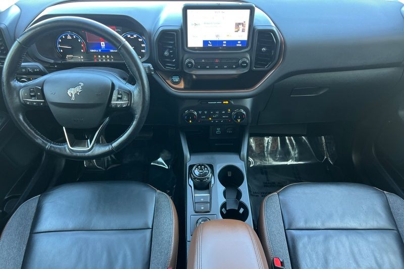 Ford Bronco Sport Vehicle Full-screen Gallery Image 13