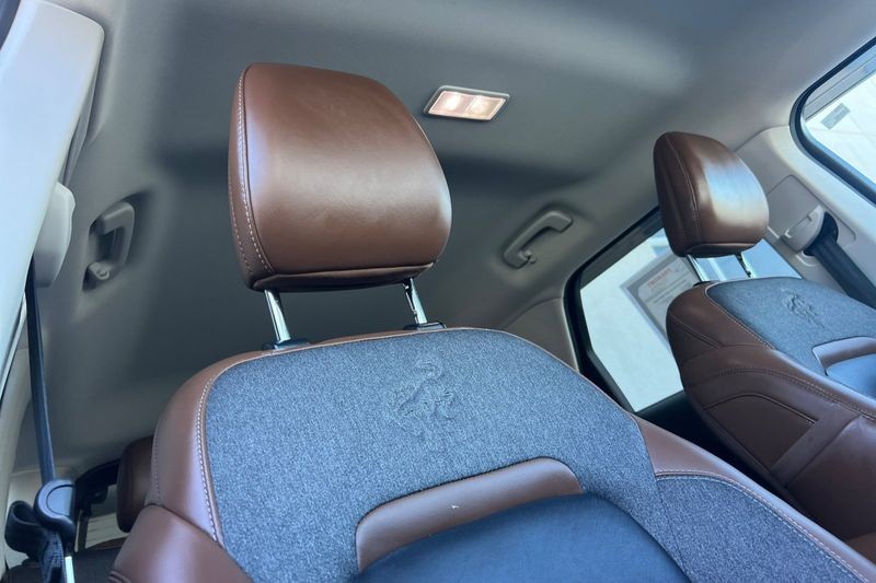 Ford Bronco Sport Vehicle Full-screen Gallery Image 17