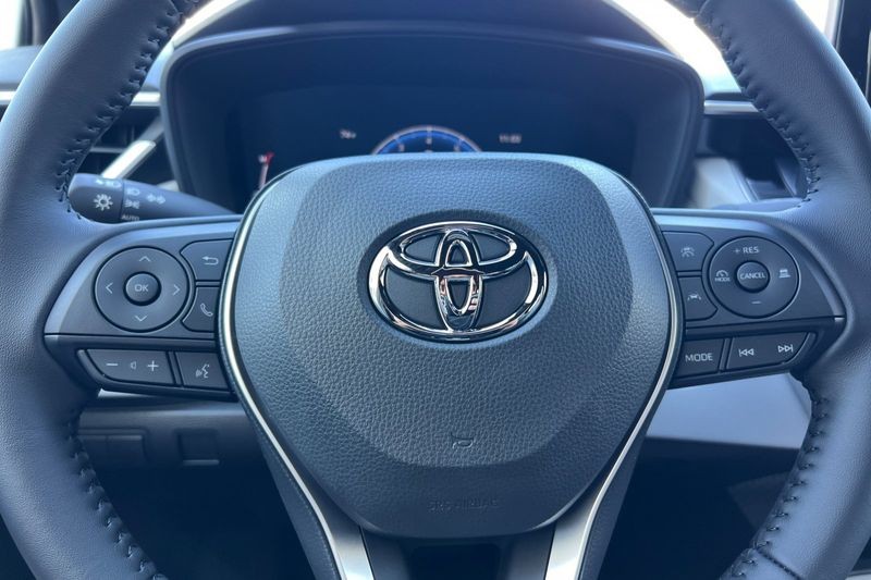 Toyota Corolla Vehicle Full-screen Gallery Image 20