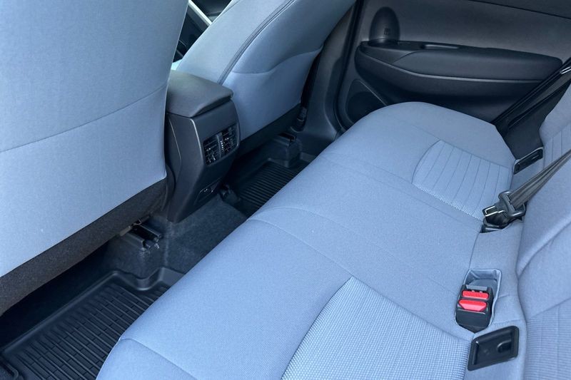 Toyota Corolla Cross Vehicle Full-screen Gallery Image 10