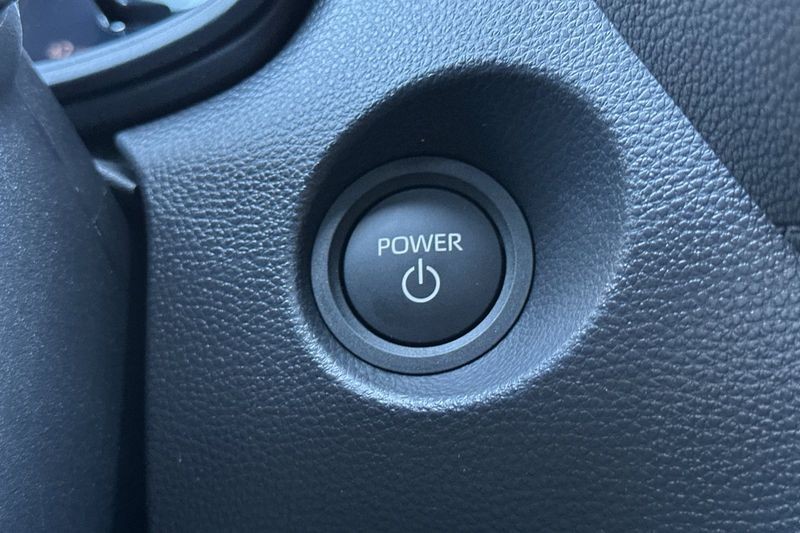 Toyota Corolla Cross Vehicle Full-screen Gallery Image 20