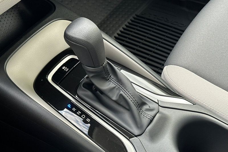 Toyota Corolla Vehicle Full-screen Gallery Image 18