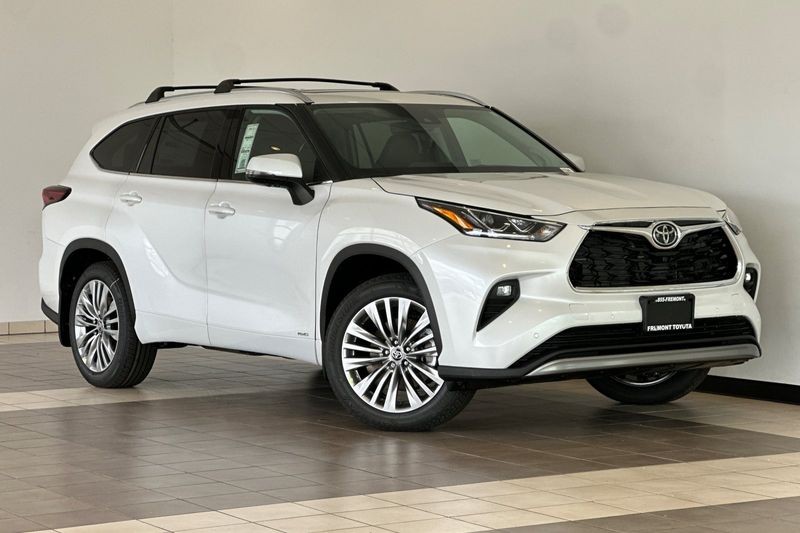 Toyota Highlander Hybrid Vehicle Full-screen Gallery Image 02