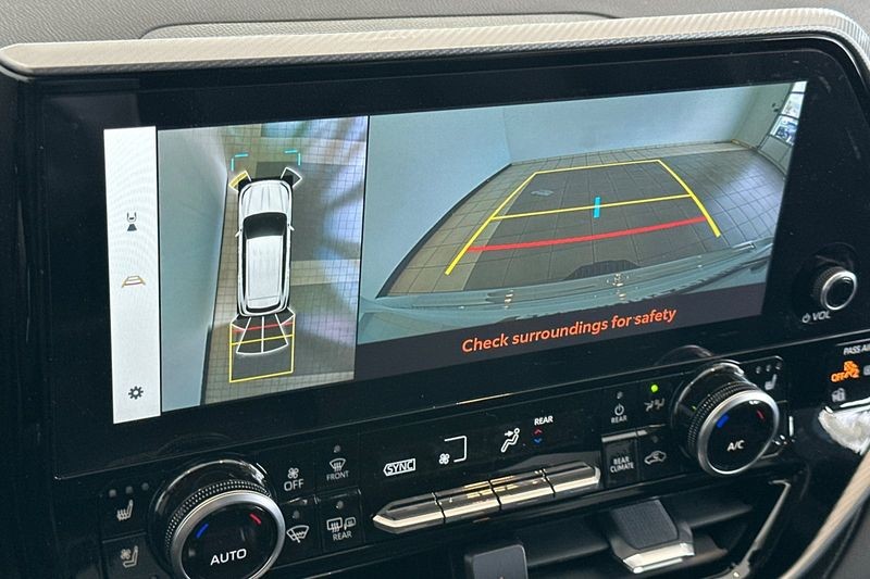 Toyota Highlander Hybrid Vehicle Full-screen Gallery Image 18
