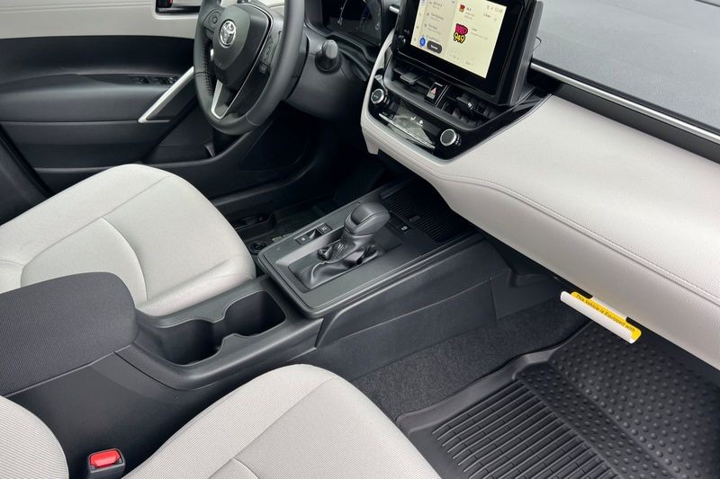 Toyota Corolla Cross Vehicle Full-screen Gallery Image 14