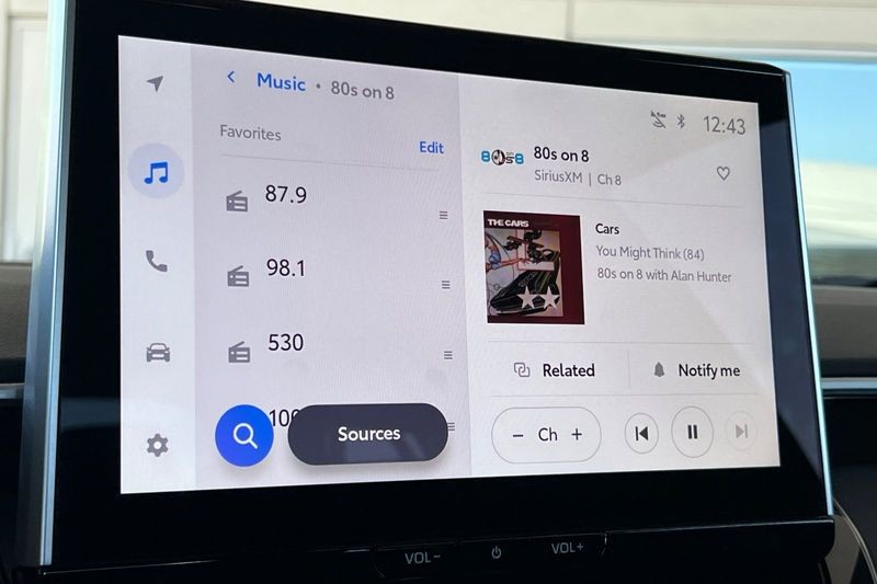 Toyota Corolla Vehicle Full-screen Gallery Image 17