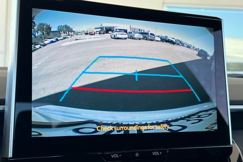Toyota Corolla Vehicle Full-screen Gallery Image 18