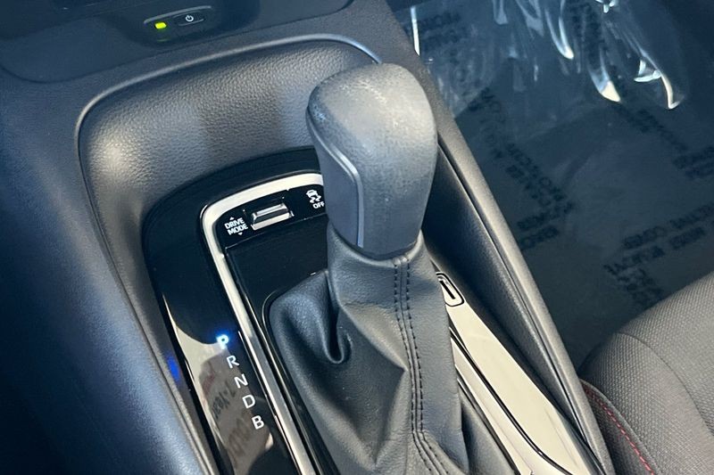 Toyota Corolla Vehicle Full-screen Gallery Image 20