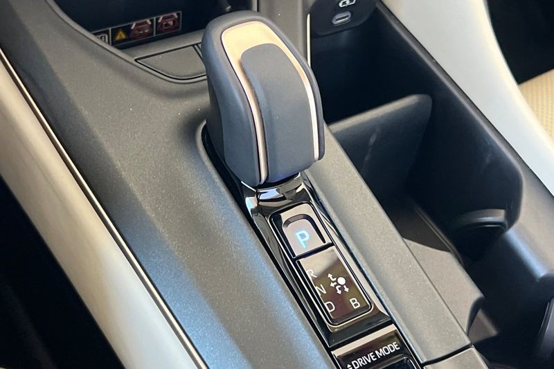 Toyota Crown Vehicle Full-screen Gallery Image 20