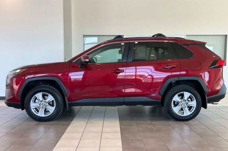 Toyota RAV4 Vehicle Full-screen Gallery Image 07
