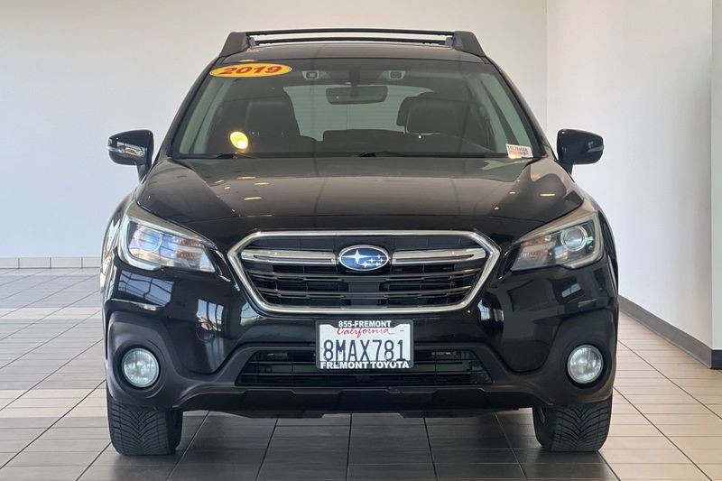 Subaru Outback Vehicle Full-screen Gallery Image 09