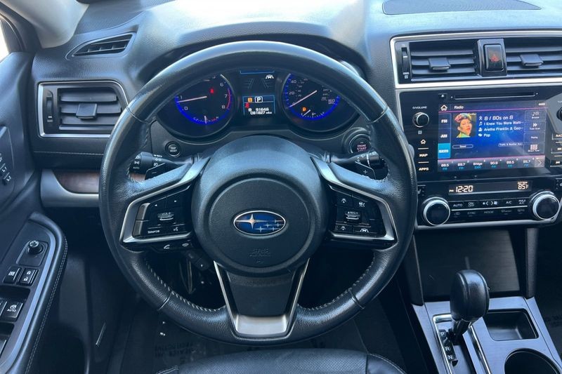 Subaru Outback Vehicle Full-screen Gallery Image 14