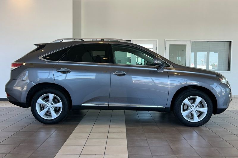 Lexus RX 350 Vehicle Full-screen Gallery Image 03