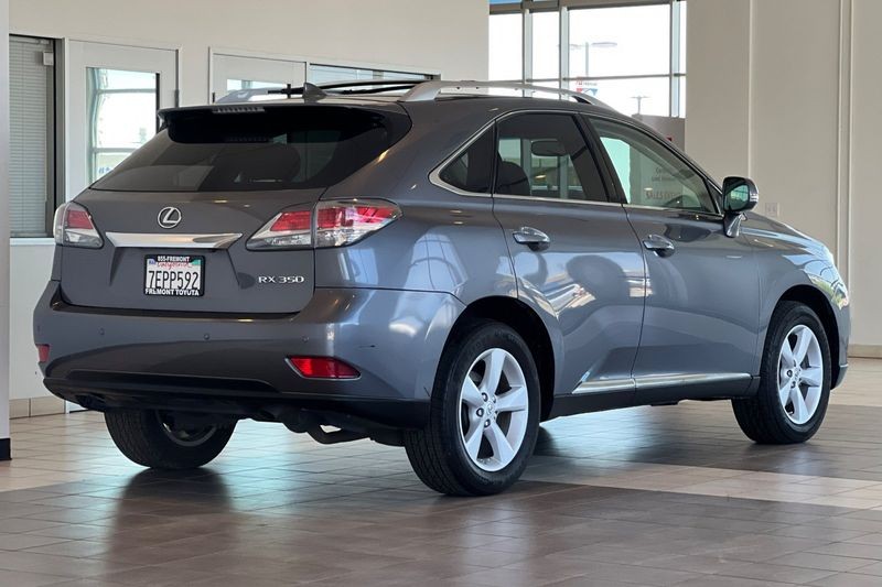 Lexus RX 350 Vehicle Full-screen Gallery Image 04