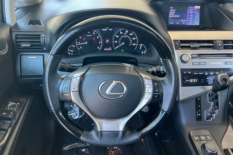 Lexus RX 350 Vehicle Full-screen Gallery Image 14