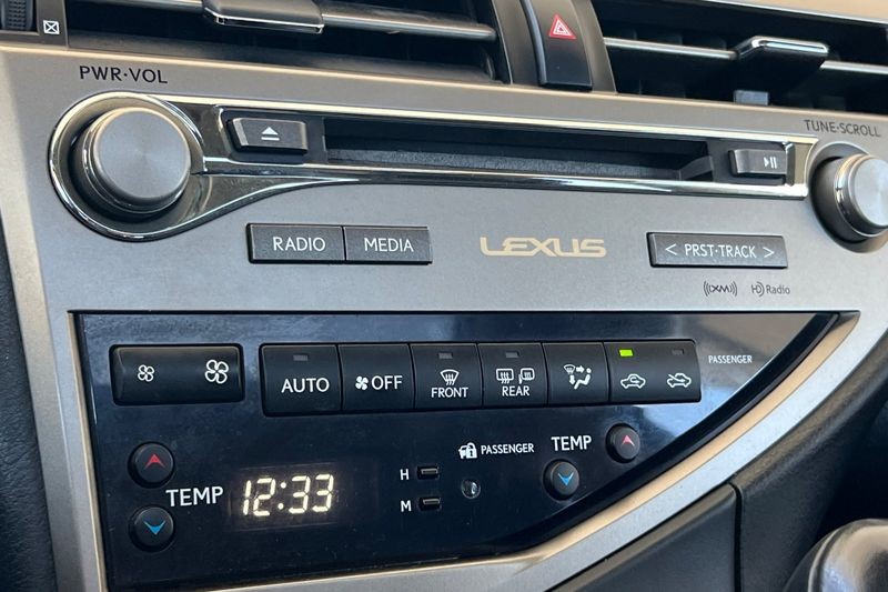 Lexus RX 350 Vehicle Full-screen Gallery Image 20