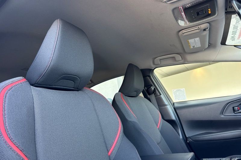 Toyota Prius Prime Vehicle Full-screen Gallery Image 16