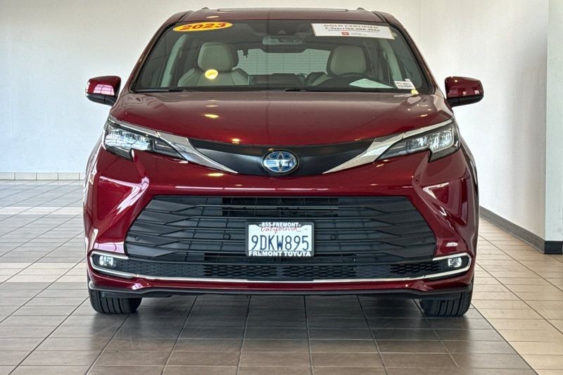 Toyota Sienna Vehicle Full-screen Gallery Image 09