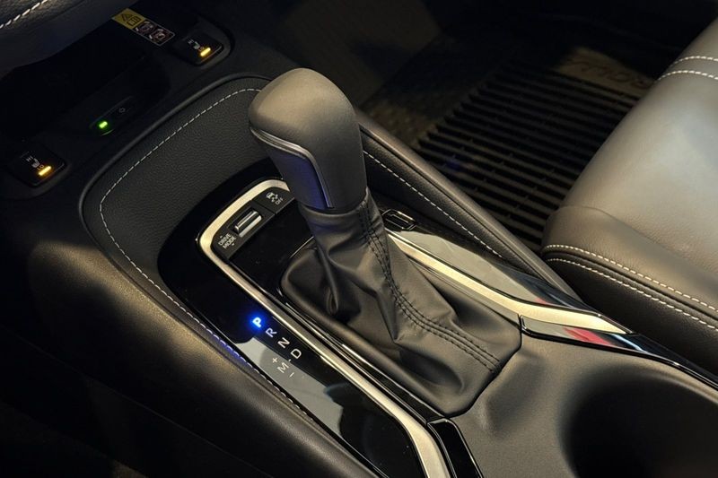 Toyota Corolla Hatchback Vehicle Full-screen Gallery Image 19