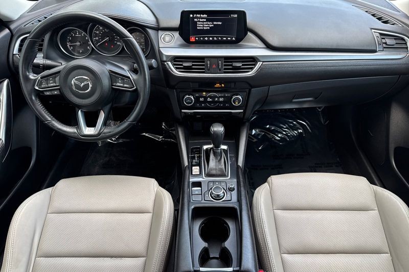 Mazda Mazda6 Vehicle Full-screen Gallery Image 13