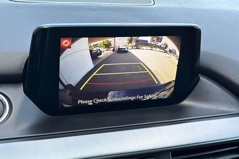Mazda Mazda6 Vehicle Full-screen Gallery Image 18