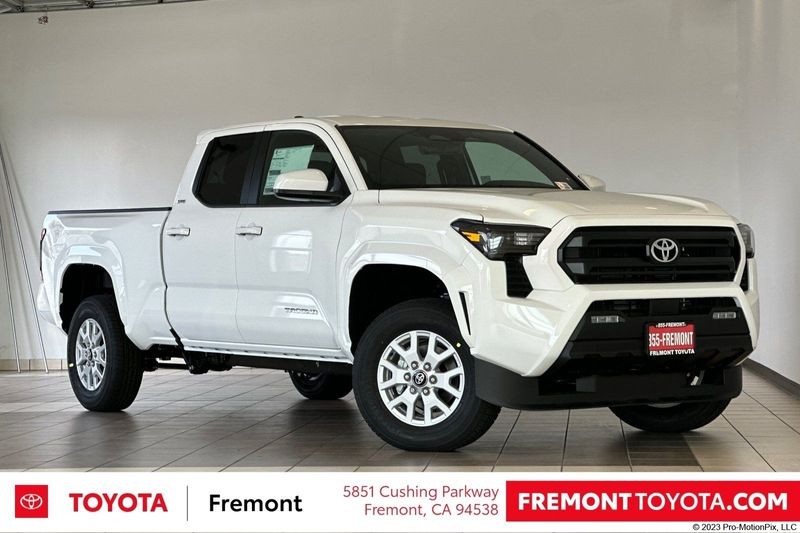 Toyota Tacoma 4WD Vehicle Full-screen Gallery Image 02