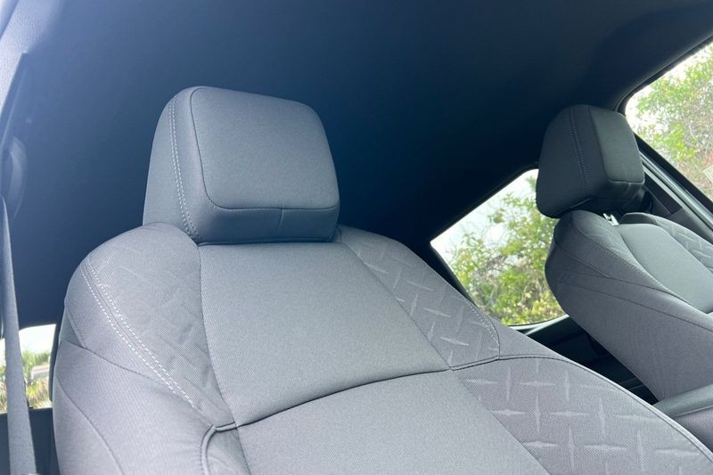 Toyota Tacoma 4WD Vehicle Full-screen Gallery Image 15