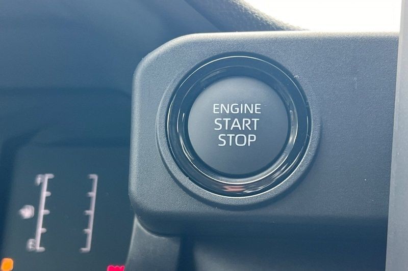 Toyota Tacoma 4WD Vehicle Full-screen Gallery Image 20