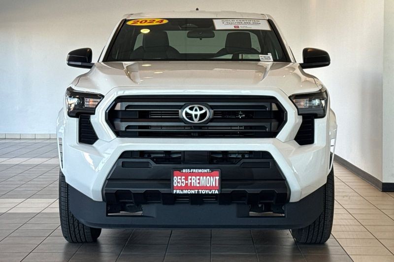 Toyota Tacoma 2WD Vehicle Full-screen Gallery Image 09