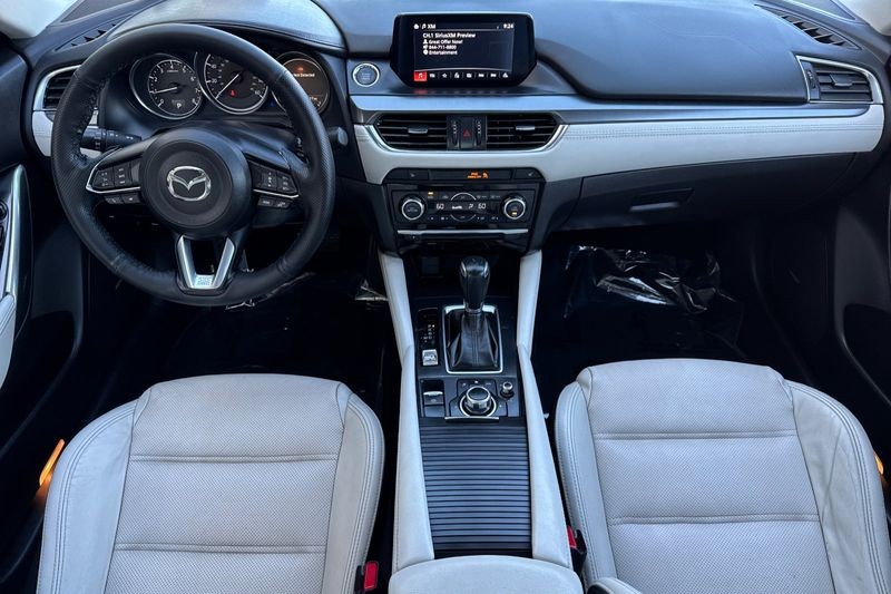 Mazda Mazda6 Vehicle Full-screen Gallery Image 13