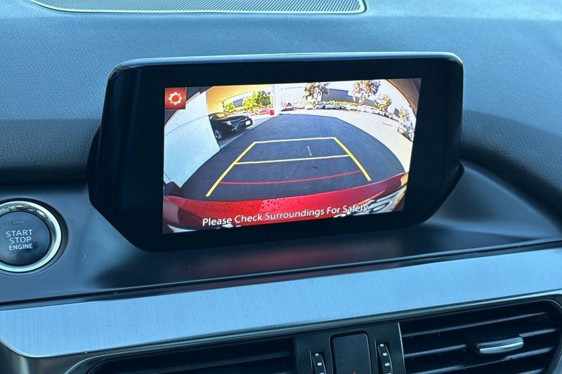 Mazda Mazda6 Vehicle Full-screen Gallery Image 18