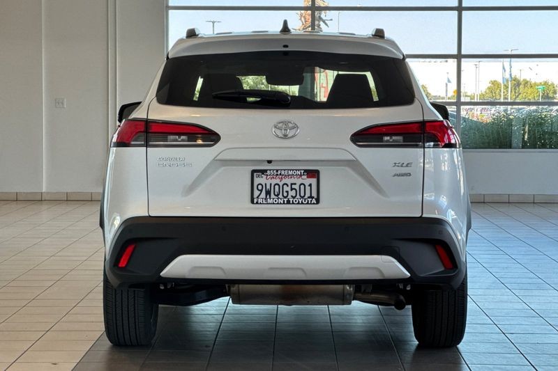 Toyota Corolla Cross Vehicle Full-screen Gallery Image 05