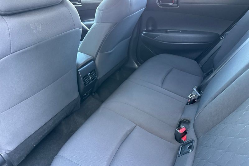 Toyota Corolla Cross Vehicle Full-screen Gallery Image 12