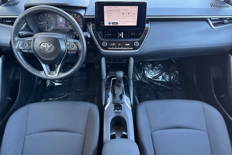 Toyota Corolla Cross Vehicle Full-screen Gallery Image 13