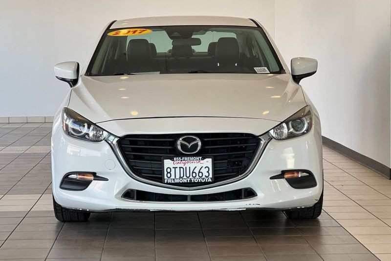 Mazda Mazda3 Sedan Vehicle Full-screen Gallery Image 09