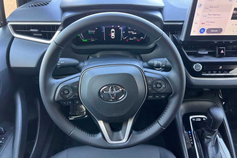 Toyota Corolla Vehicle Full-screen Gallery Image 14