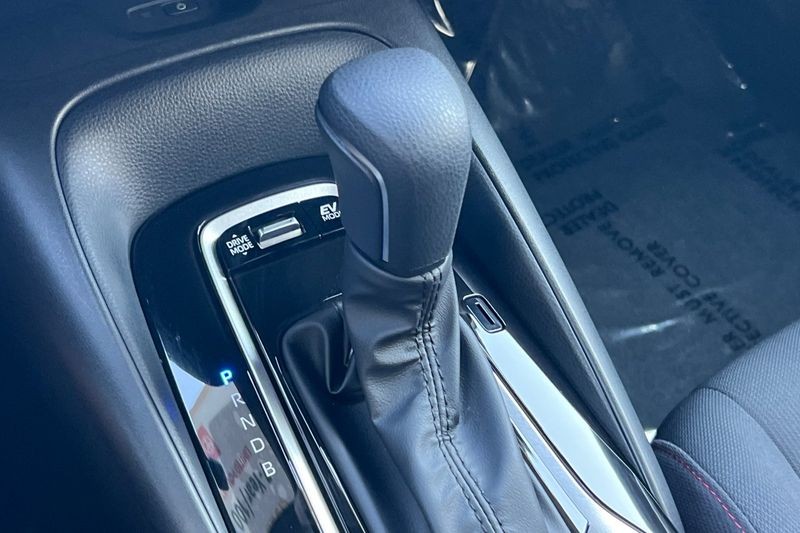 Toyota Corolla Vehicle Full-screen Gallery Image 20