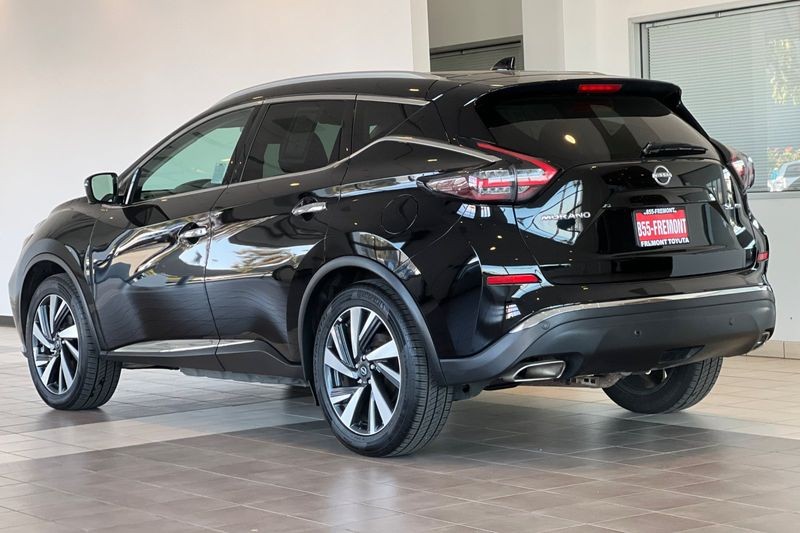 Nissan Murano Vehicle Full-screen Gallery Image 06