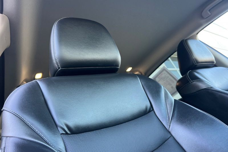 Nissan Murano Vehicle Full-screen Gallery Image 17