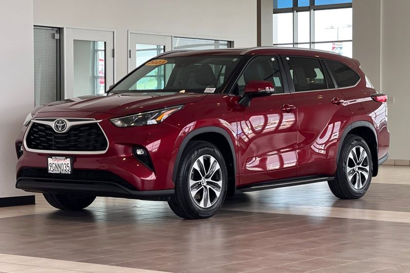 Toyota Highlander Vehicle Full-screen Gallery Image 08