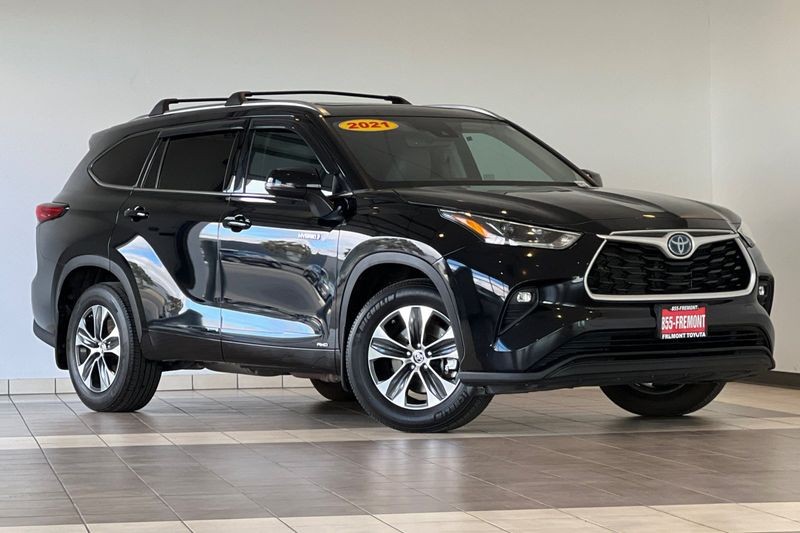 Toyota Highlander Hybrid Vehicle Full-screen Gallery Image 02