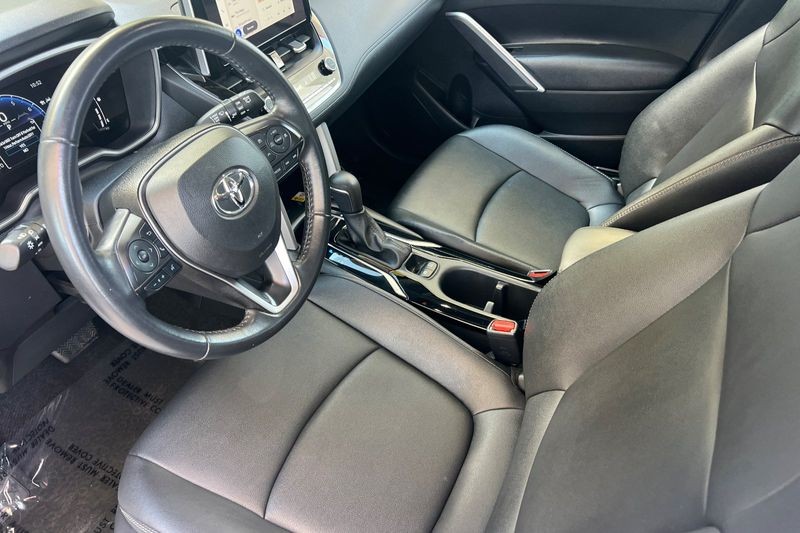 Toyota Corolla Cross Vehicle Full-screen Gallery Image 10
