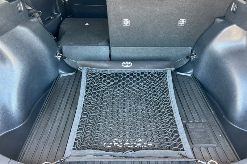 Toyota Corolla Cross Vehicle Full-screen Gallery Image 15