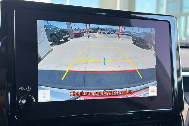 Toyota Corolla Cross Vehicle Full-screen Gallery Image 19