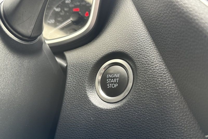Toyota Corolla Hatchback Vehicle Full-screen Gallery Image 20